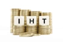 A financial expert explaining UK inheritance (IHT) tax changes for 2027, highlighting how pensions will be taxed at 40%. A financial expert explaining UK inheritance (IHT) tax changes for 2027, highlighting how pensions will be taxed at 40%.